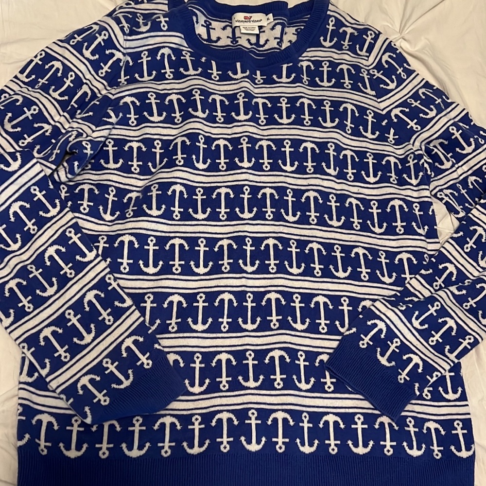 Vineyard vines sweater with Anchors